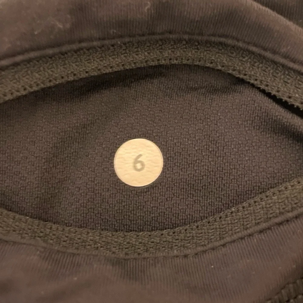 Lululemon Cropped Leggings Green and Black Size 6 - Picture 7 of 9